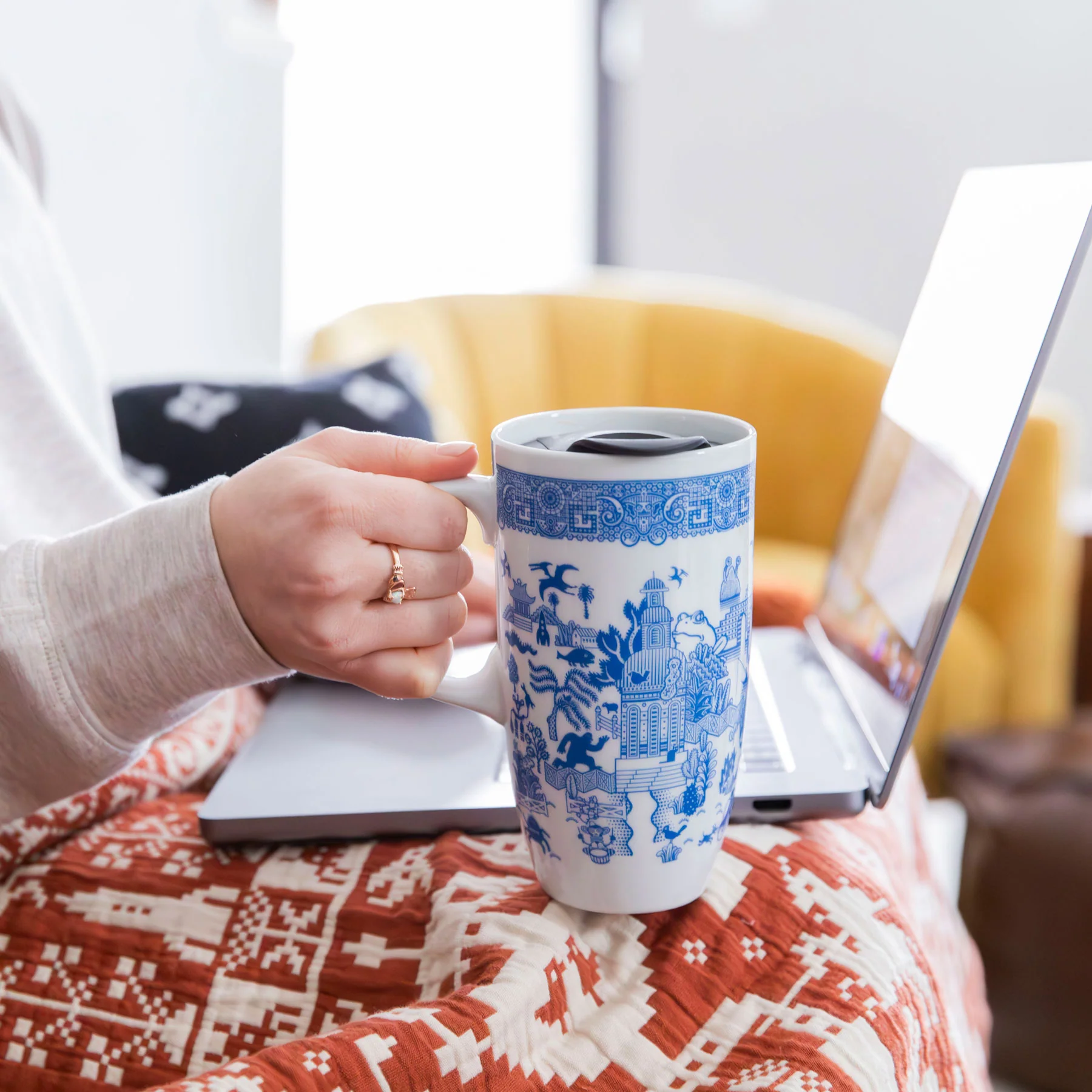 Things Could Be Worse Travel Mug - Image 4